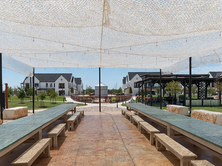 Hermosa Village Apartments — Photo 31