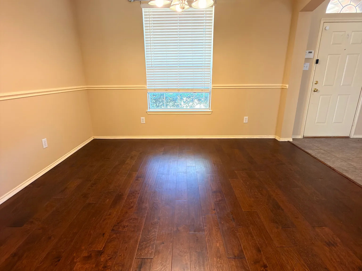 3 bed, 2100 sqft, $2,150 — Photo 3