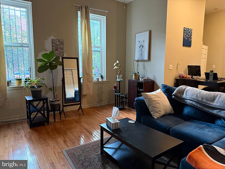 2545 Brown St #1 — Photo 4