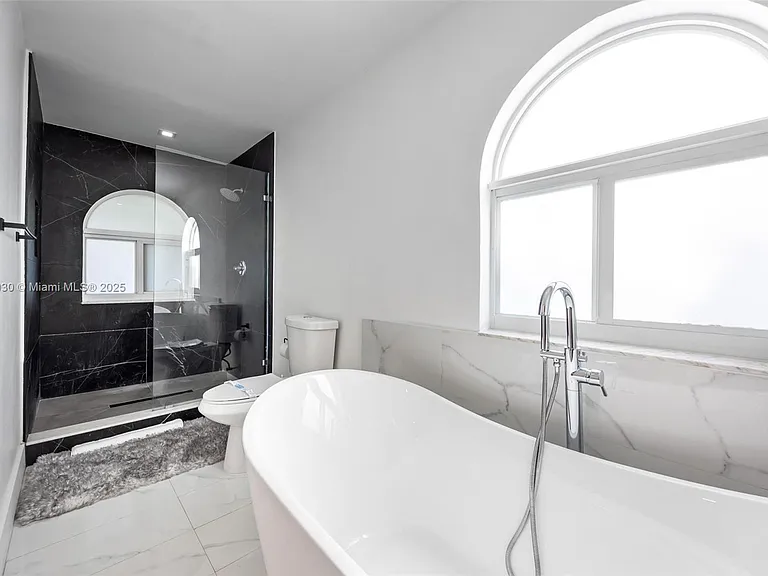 1651 SW 13th Ave — Photo 37