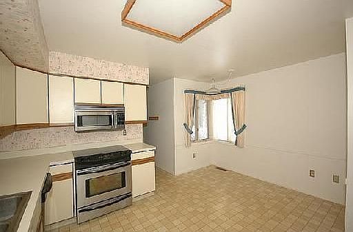 3rd image of 4512 Cottonwood Dr