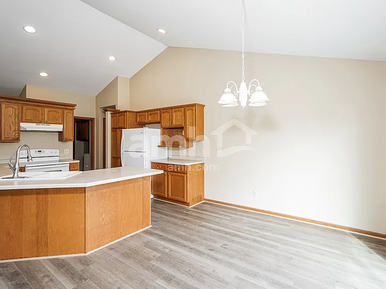 338 Ponderosa Dr — Photo 6