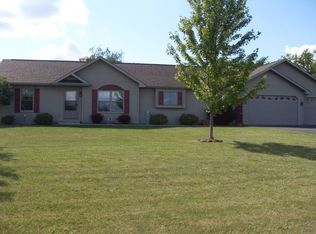 7213 Meadowridge Dr, Pickett, WI 54964