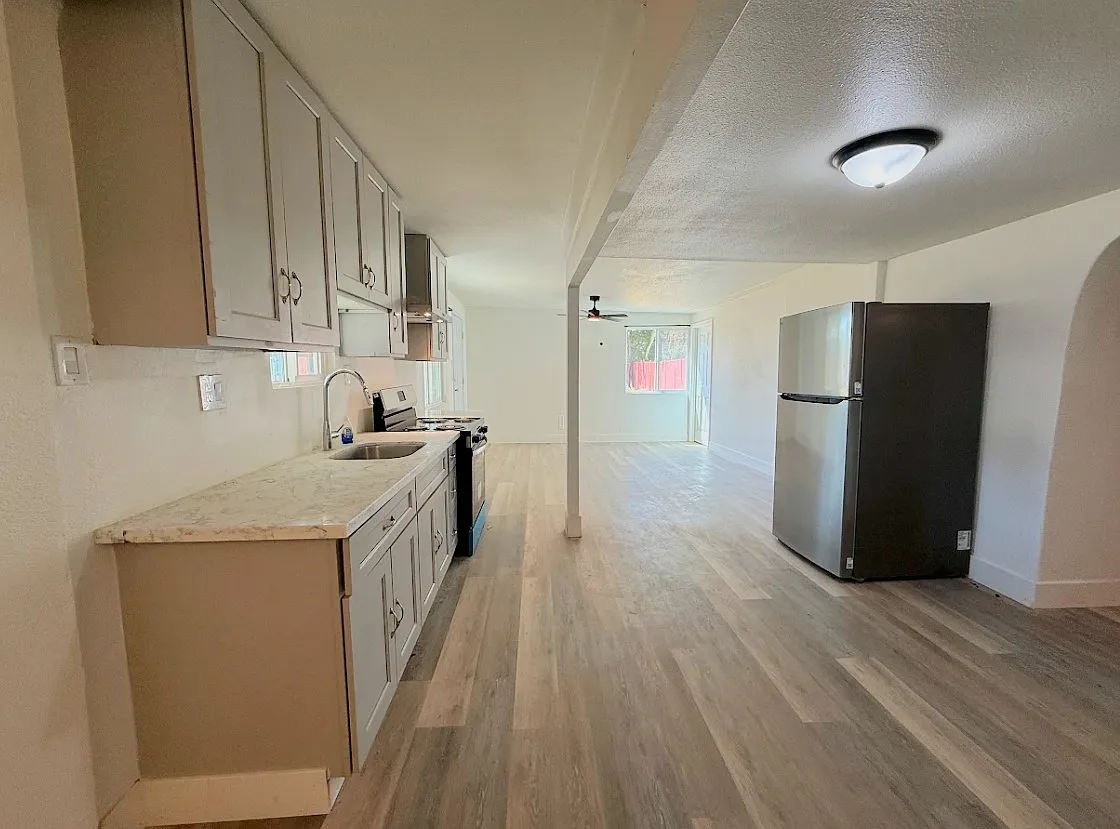3 bed, 1437 sqft, $1,900 — Photo 4