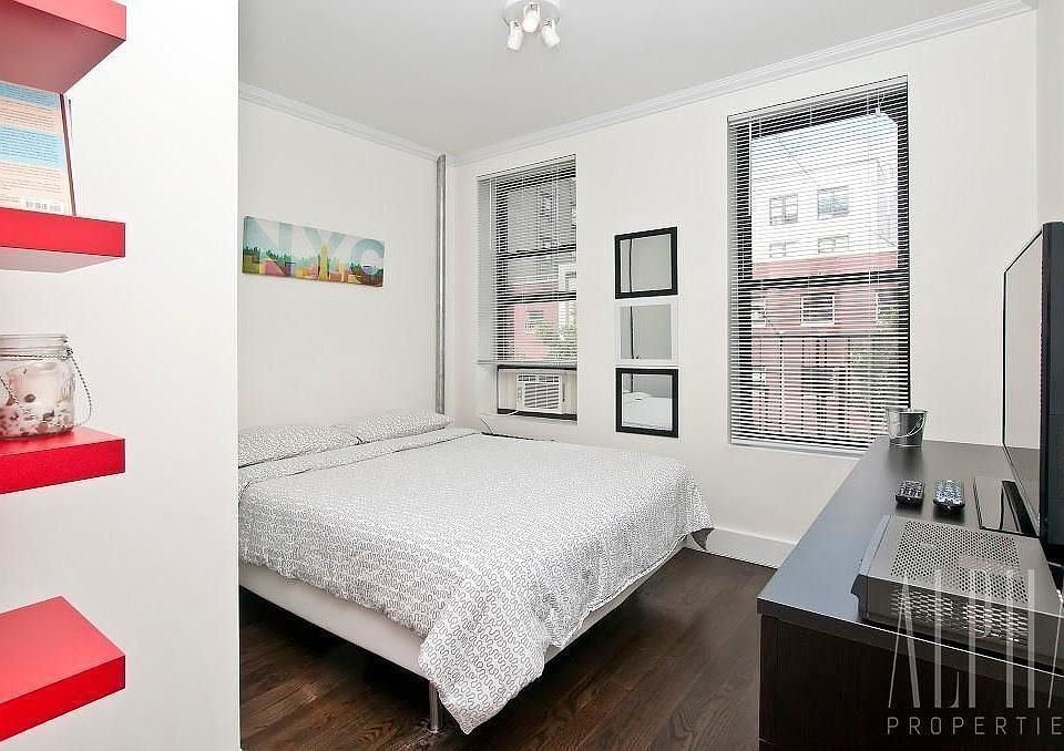 1st image of 320 E 109th St APT 9