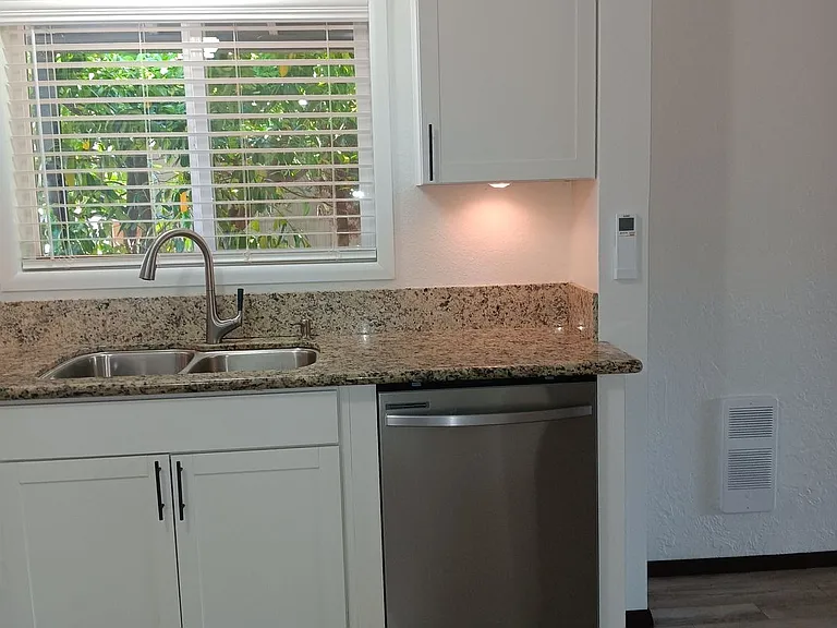362 N 2nd St — Photo 6
