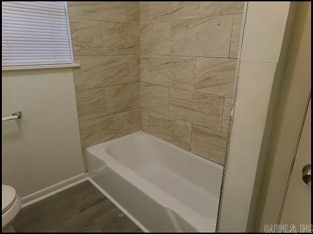 204 Dobbs St — Photo 8