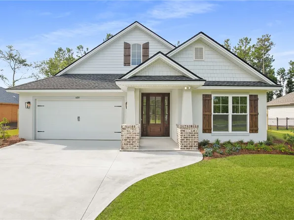 409 Country Walk Cir, Brunswick, GA 31525