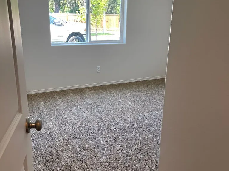 1608 Zoe Ave — Photo 5