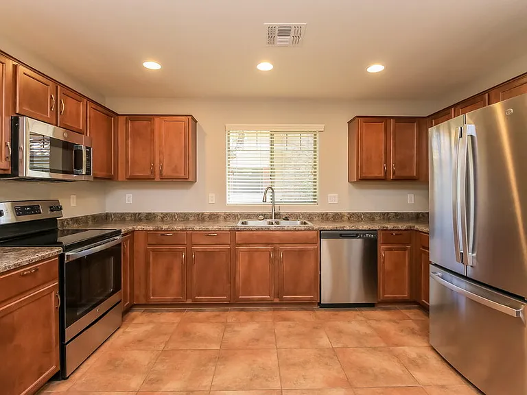 2456 E Vermont Dr — Photo 8