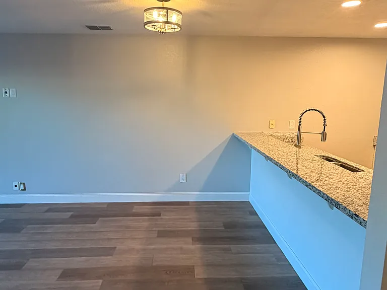 Peppermill Cir — Photo 14