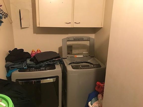 3rd image of 135 Juniper St