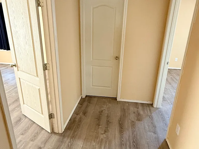 4405 Thunderbird Ave — Photo 103