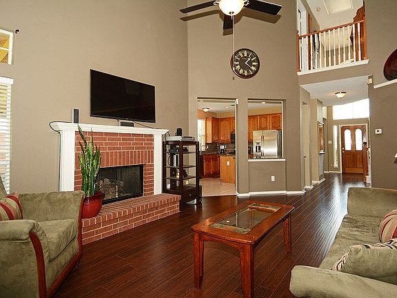 3rd image of 702 Cottonwood Bend Dr