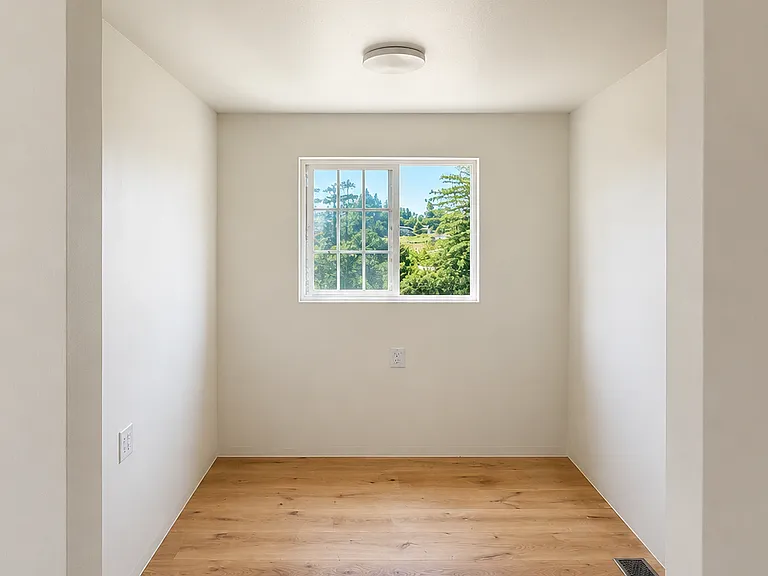 2324 Western Ave — Photo 6