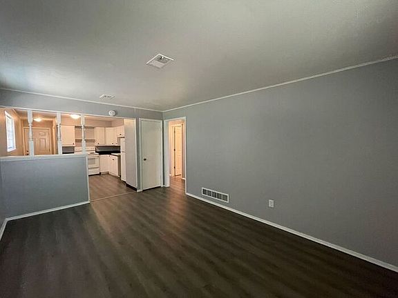 4th image of 3562 S Lynn St Unit B