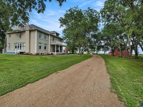 28128 462nd Ave, Davis, SD 57021