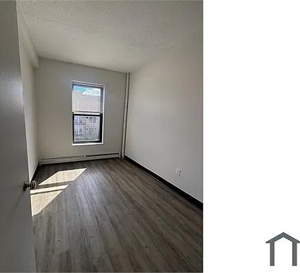 3 bed, 1161 sqft, $3,417 — Photo 3