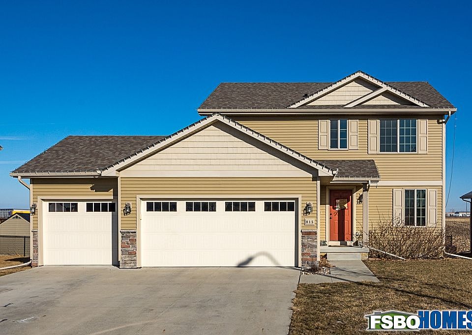 1st image of 815 SE Prairie Park Ln
