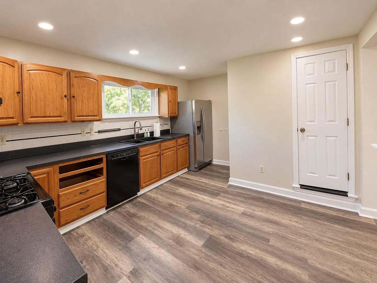 4713 Conshohocken Ave — Photo 4