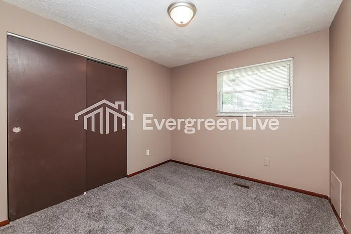 1101 Rossiter Dr — Photo 13