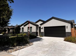 571 Murdoch Ct, Oakdale, CA 95361