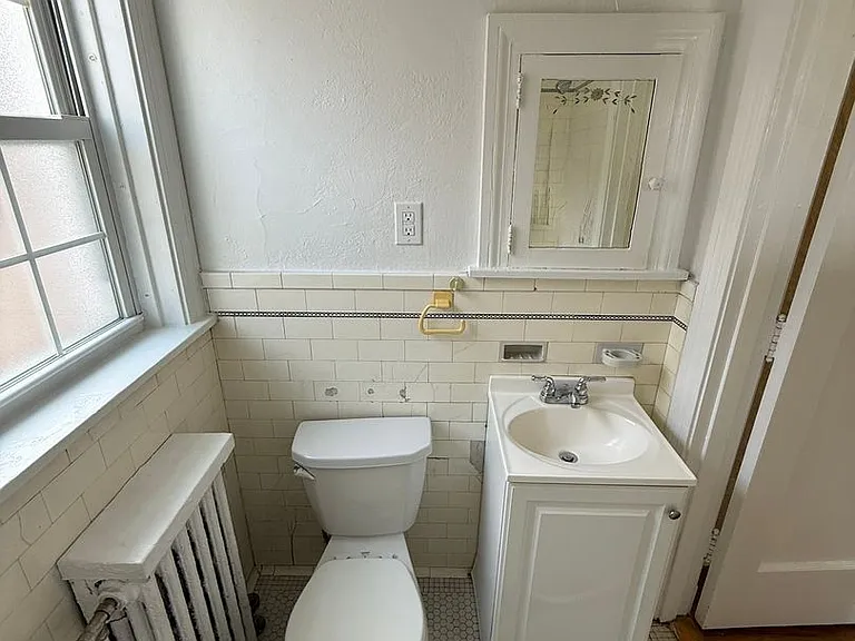 Bayard Manor Apartments — Photo 39