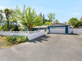 975 Fruitdale Dr, Grants Pass, OR 97527