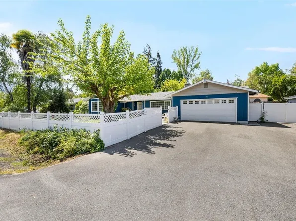 975 Fruitdale Dr, Grants Pass, OR 97527