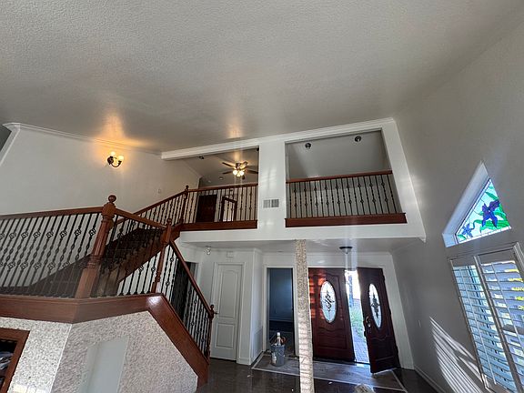 5th image of 10194 Diamond Head Ct
