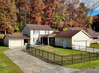 152 Keene Village Dr, Raccoon, KY 41557