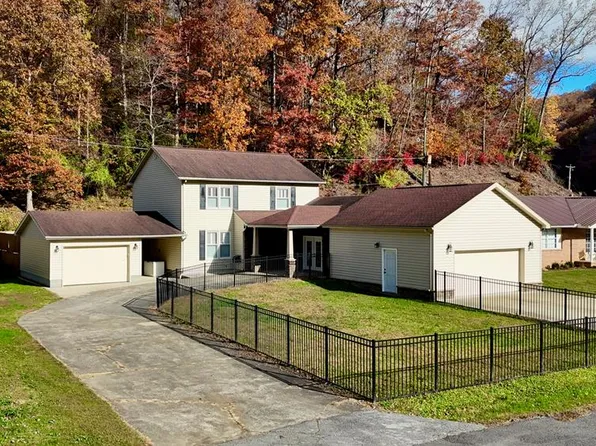 152 Keene Village Dr, Raccoon, KY 41557