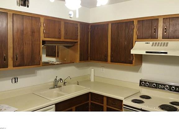4th image of 24600 Clareshire Dr #4-G