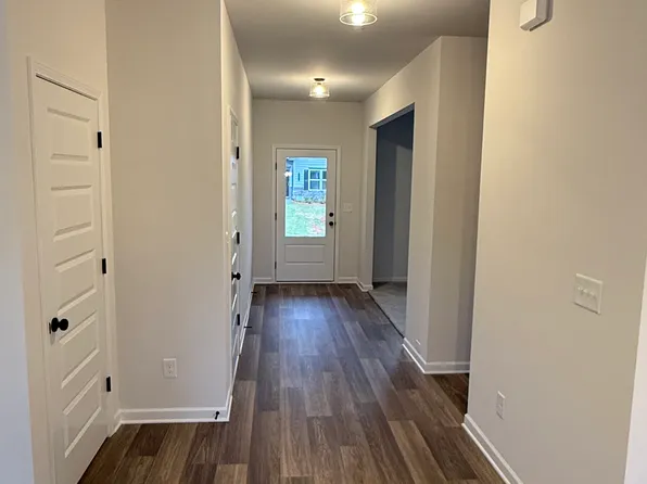 132 Thedford Dr, Hoschton, GA