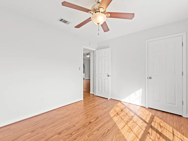 4407 Southminster Cir — Photo 29