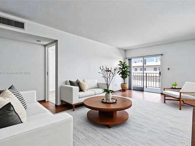 1950 W 54th St APT 313, Hialeah, FL, 33012