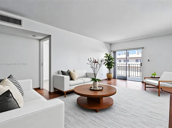 1950 W 54th St APT 313, Hialeah, FL 33012