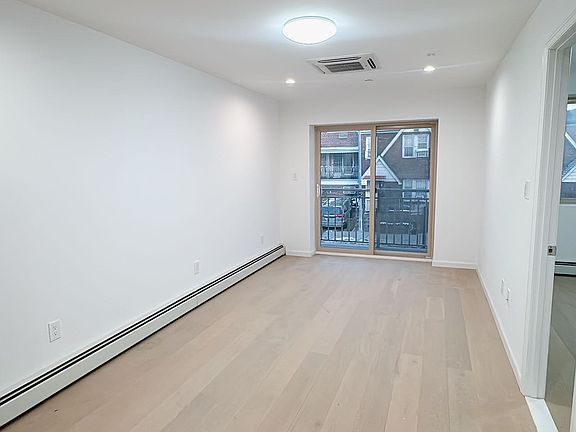 4th image of 39-00 65th St Floor 1