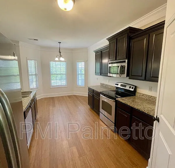 215 Emanuel Creek Dr — Photo 6