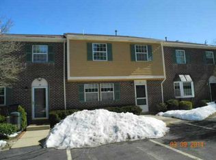 27 Governors Hl, West Warwick, RI 02893