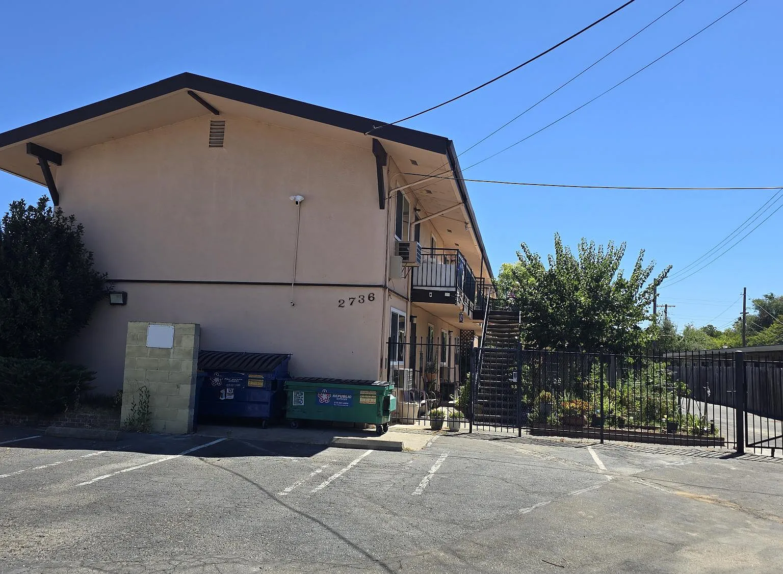 2 bed, 1.0 bath, 850 sqft, $1,575 — Photo 2