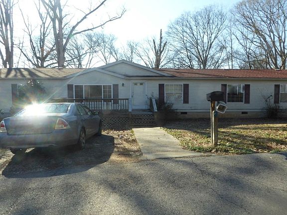 3rd image of 311 Cloverleaf Way