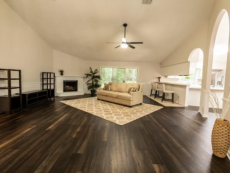 713 Chesswood Ct — Photo 3