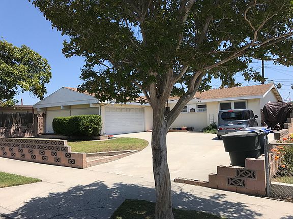 4th image of 1740 Elsinore Ave