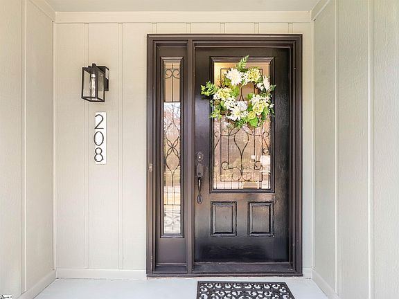 2nd image of 208 Overcreek Rd