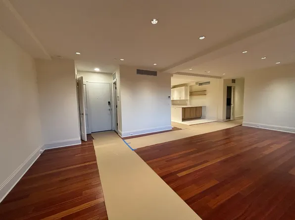 45 West 81st Street image 1 of 19