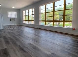 8010 Tatum Waterway Dr APT 4, Miami Beach, FL 33141