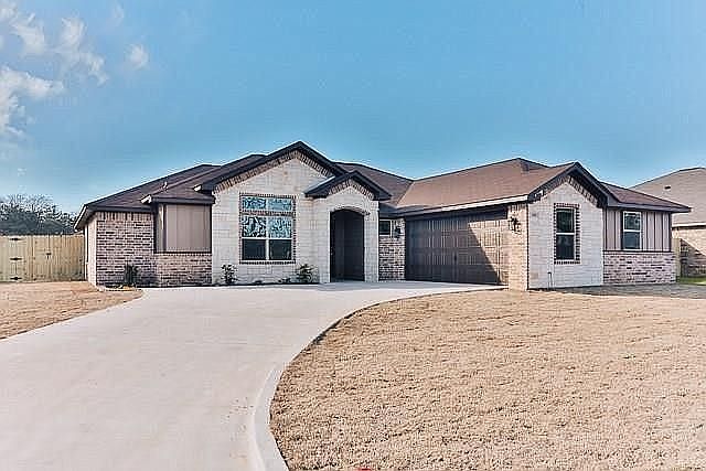 1st image of 386 Noah Ln
