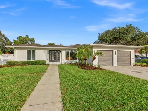 1736 Magnolia Rd, Belleair, FL 33756