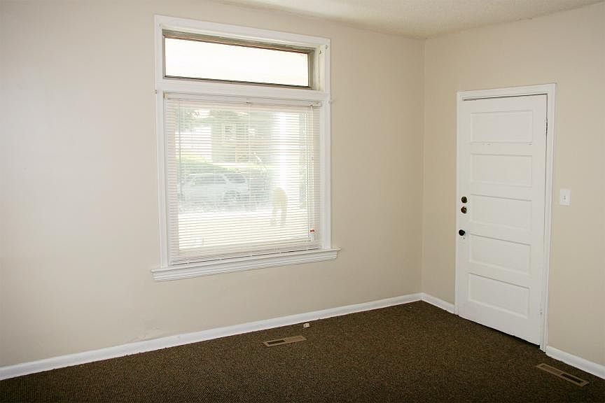1st image of 287 Sidney St E #1